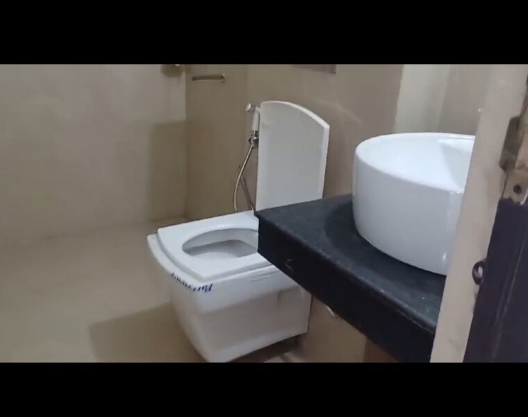 Bathroom, rishita-manhattan 3 Bedroom 1600 Sq.Ft. Apartment In Gomti Nagar Lucknow 9833235