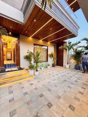 Parking in 5 BHK Independent House at Vaishali Nagar – for Sale