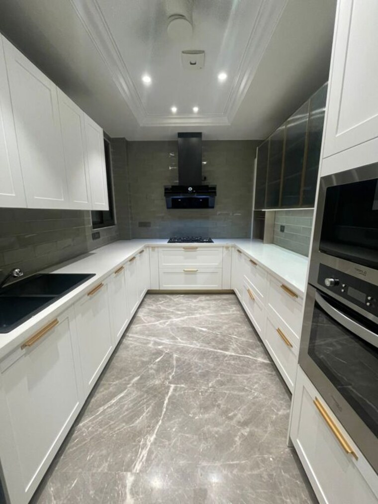 Kitchen, defence colony 3 Bedroom 325 Sq.Yd. Builder Floor In Defence Colony Delhi 9813346