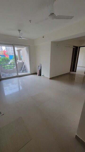 Room in 3 BHK Apartment at Sector 37d – for Sale