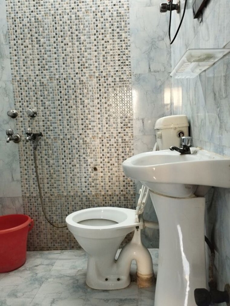 Bathroom, rwa-apartments-sector-47 2 Bedroom 1200 Sq.Ft. Independent House In Sector 47 Noida 9833296