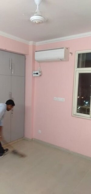 Room in 3 BHK Apartment at Uninav Eden, Raj Nagar Extension – for Rent
