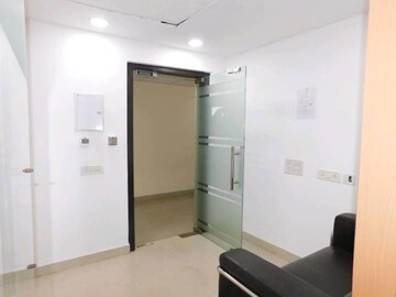 Room in 2 BHK Builder Floor at Eldeco Ananda, Sector 48 – for Rent