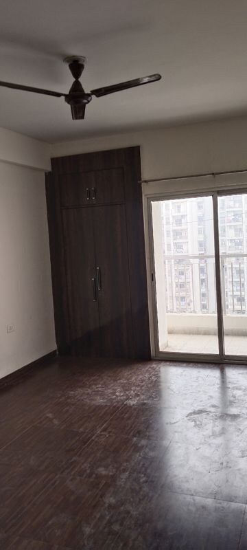 Room in 2 BHK Apartment at VVIP Mangal, Raj Nagar Extension – for Rent
