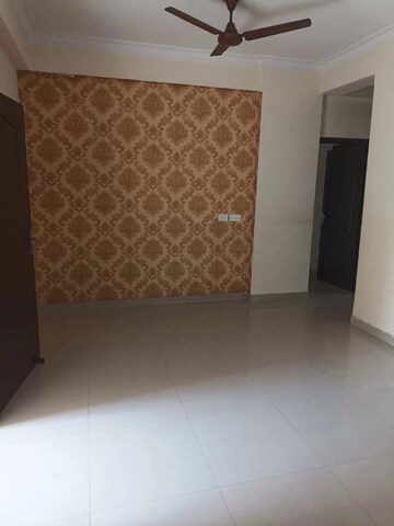Room in 2 BHK Apartment at VVIP Mangal, Raj Nagar Extension – for Rent