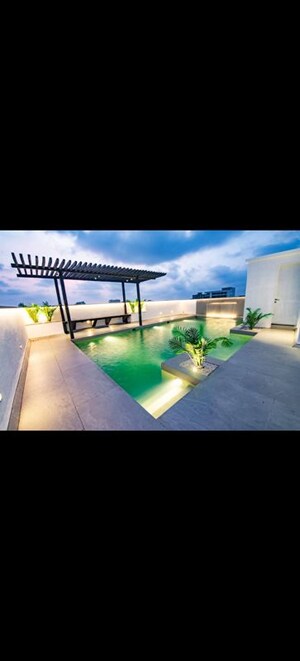 Bedroom in 5 BHK Apartment at Khar West – for Rent