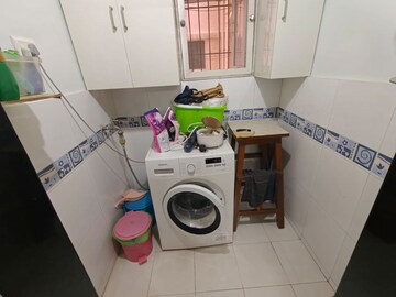 Attached Bathroom in 2 BHK Apartment at Raunak Unnathi Gardens, Pokhran Road No One – for Rent