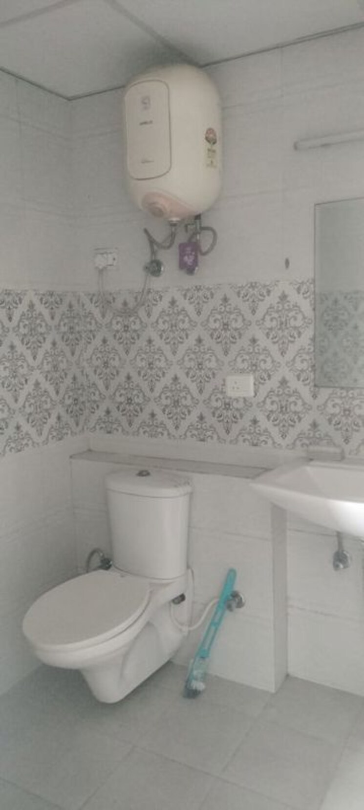 Bathroom, charms-castle 3.5 Bedroom 1850 Sq.Ft. Apartment In Raj Nagar Extension Ghaziabad 9833331