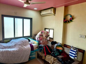Bedroom in 2 BHK Apartment at Satellite – for Rent