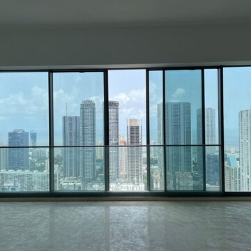 Room in 4 BHK Apartment at Rustomjee Crown, Gokhale Road – for Rent