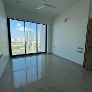 Room in 5 BHK Apartment at Rustomjee Crown, Gokhale Road – for Rent