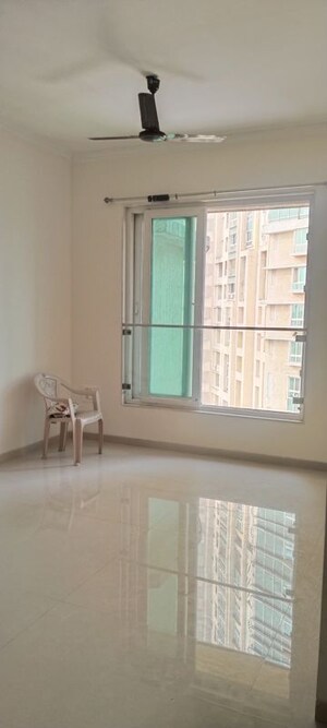 2 BHK Apartment For Rent in Neelam Senroofs, Nahur East