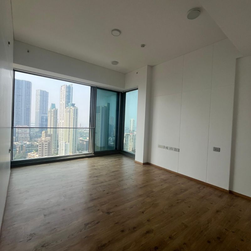 4 BHK + Servant Room Apartment For Rent in Rustomjee Crown