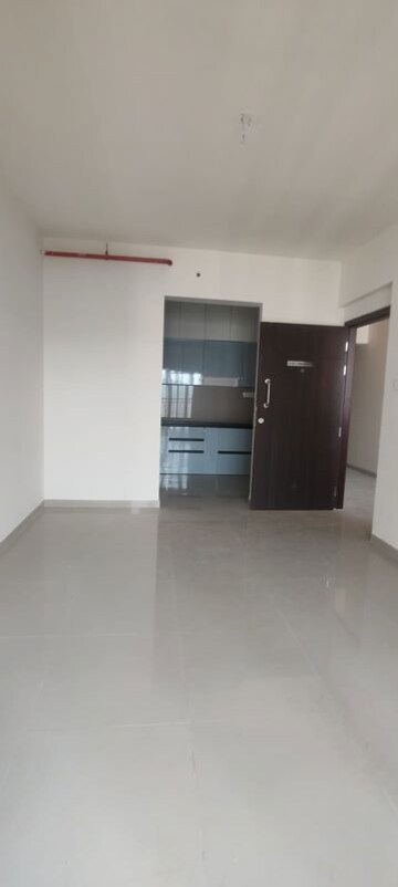 Room in 3 BHK Apartment at Paranjape Gloria Grand, Bavdhan – for Rent