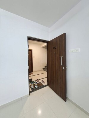 Room in 1 BHK Apartment at Ic Colony – for Rent