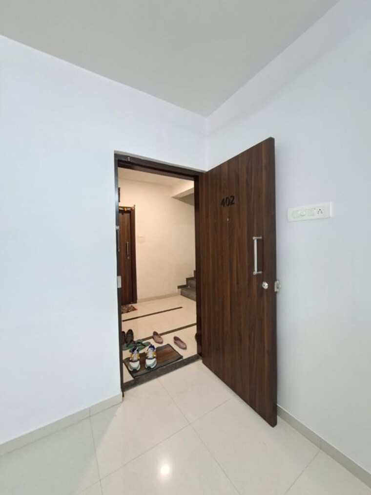 Room, ic colony 1 Bedroom 550 Sq.Ft. Apartment In Ic Colony Mumbai 9833385
