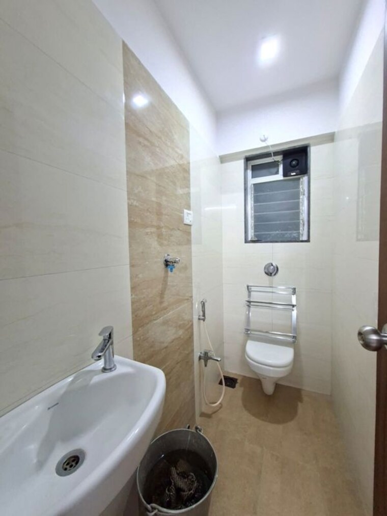 Bathroom, ic colony 1 Bedroom 550 Sq.Ft. Apartment In Ic Colony Mumbai 9833385