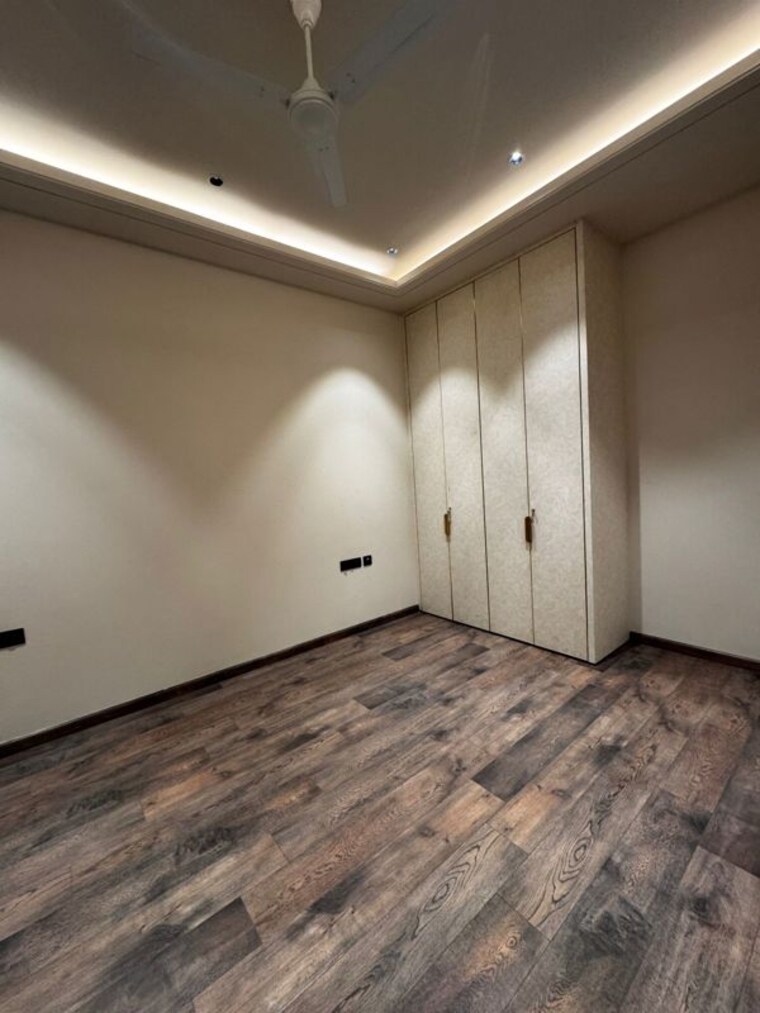 Room, greater kailash ii 4 Bedroom 2700 Sq.Ft. Builder Floor In Greater Kailash ii Delhi 9833401