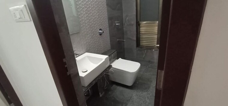 Bathroom, shree-saket 1 Bedroom 585 Sq.Ft. Apartment In Owale Thane 9104638