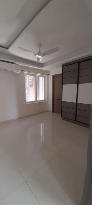 Room in 3 BHK Apartment at My Home Bhooja, Hi Tech City – for Rent