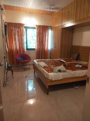 Bedroom in 2 BHK Apartment at Marita Apartment, Pali Hill – for Rent