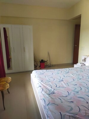 Bedroom in 2 BHK Apartment at Marita Apartment, Pali Hill – for Rent