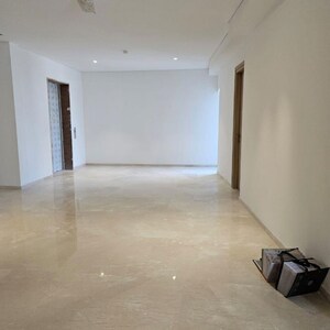 Room in 4 BHK Apartment at Rustomjee Crown, Gokhale Road – for Rent