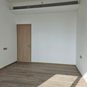 Room in 4 BHK Apartment at Rustomjee Crown, Gokhale Road – for Rent