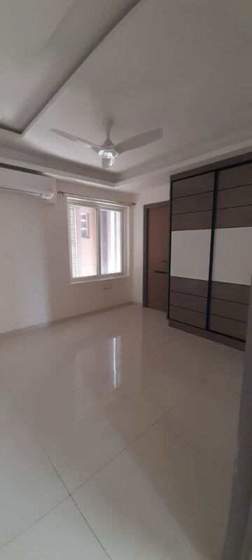 Room in 3 BHK Apartment at Trendset Jayabheri Elevate, Madhapur – for Rent