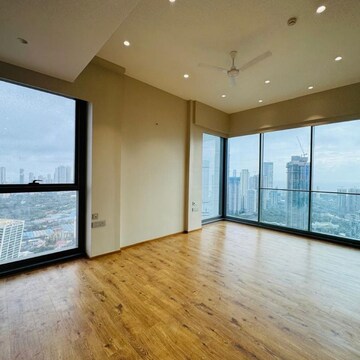 Room in 4 BHK Apartment at Rustomjee Crown, Gokhale Road – for Rent