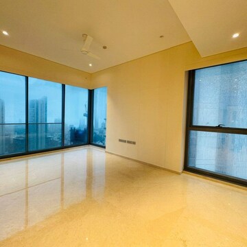 Room in 4 BHK Apartment at Rustomjee Crown, Gokhale Road – for Rent