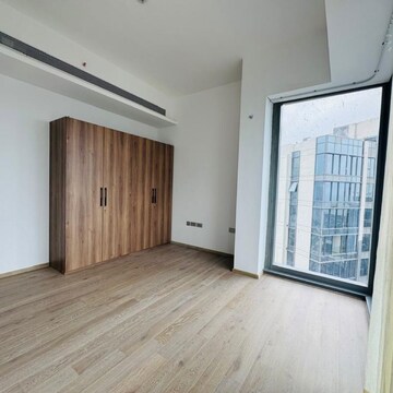 Room in 4 BHK Apartment at Rustomjee Crown, Gokhale Road – for Rent