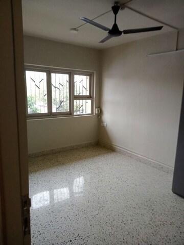 Room in 2 BHK Apartment at Rameshwar CHS Santacruz, Santacruz West – for Rent