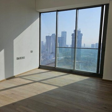 Room in 4 BHK Apartment at Rustomjee Crown, Gokhale Road – for Rent