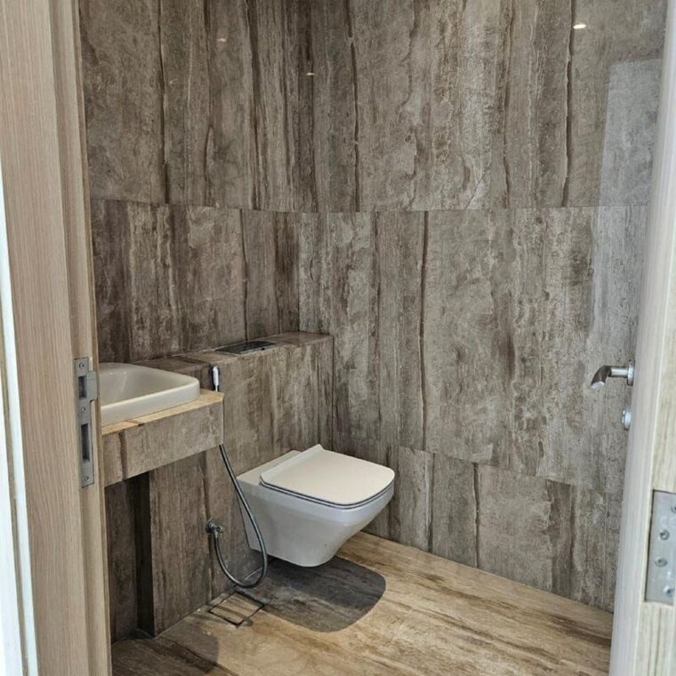 Bathroom, rustomjee-crown 4 Bedroom 3000 Sq.Ft. Apartment In Gokhale Road Mumbai 9833459