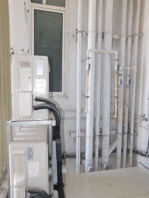 Bathroom in 3.5 BHK Apartment at Indiabulls One Indiabulls, Pokhran Road No Two – for Sale