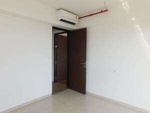 Room in 3.5 BHK Apartment at Indiabulls One Indiabulls, Pokhran Road No Two – for Sale