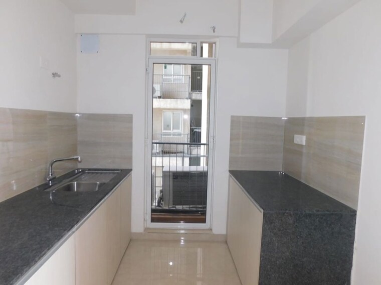Room, indiabulls-one-indiabulls 3.5 Bedroom 1250 Sq.Ft. Apartment In Pokhran Road No Two Thane 9833469