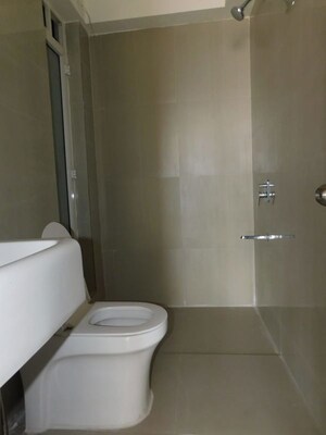 Bathroom in 3.5 BHK Apartment at Indiabulls One Indiabulls, Pokhran Road No Two – for Sale