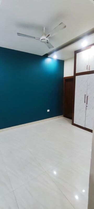 Room in 6 BHK Independent House at Sector Swarn Nagri – for Sale