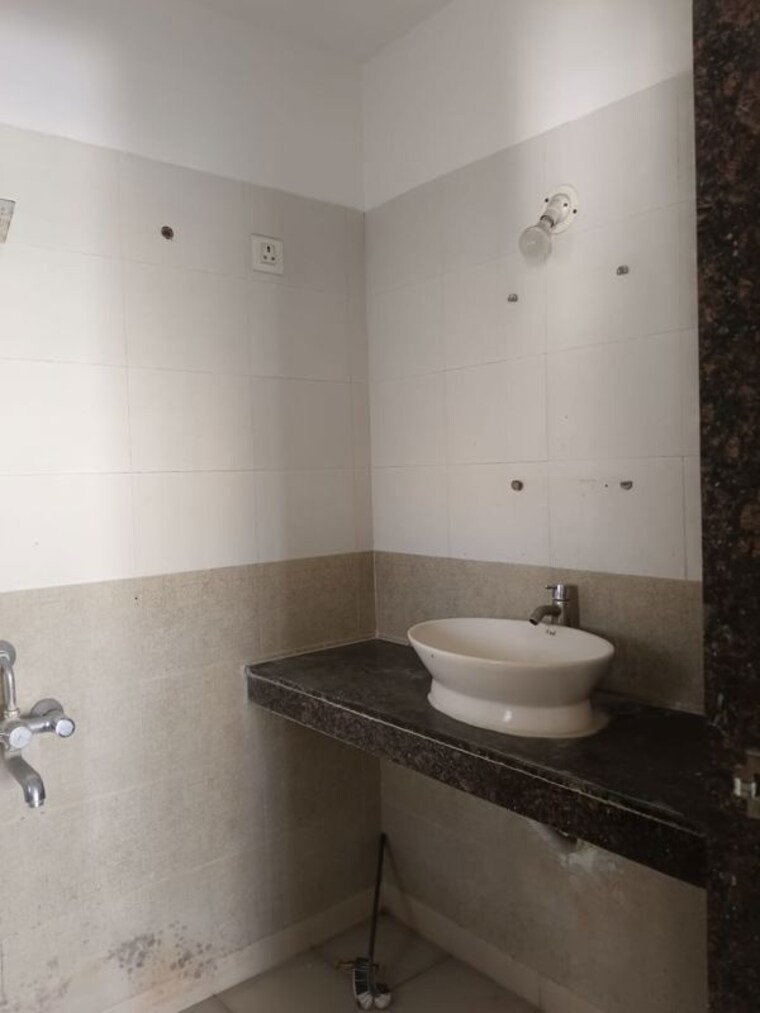 Bathroom, prakriti-society 2 Bedroom 1200 Sq.Ft. Apartment In Baner Pune 9833499