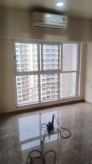 Room in 2 BHK Apartment at Dosti Eastern Bay, Wadala – for Rent