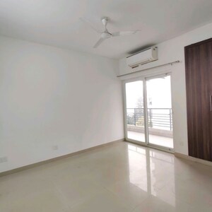 Room in 3 BHK Apartment at Spaze Privy AT4, Sector 84 – for Rent