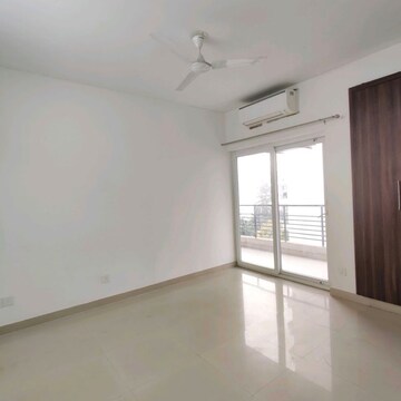 Room in 3 BHK Apartment at Spaze Privy AT4, Sector 84 – for Rent