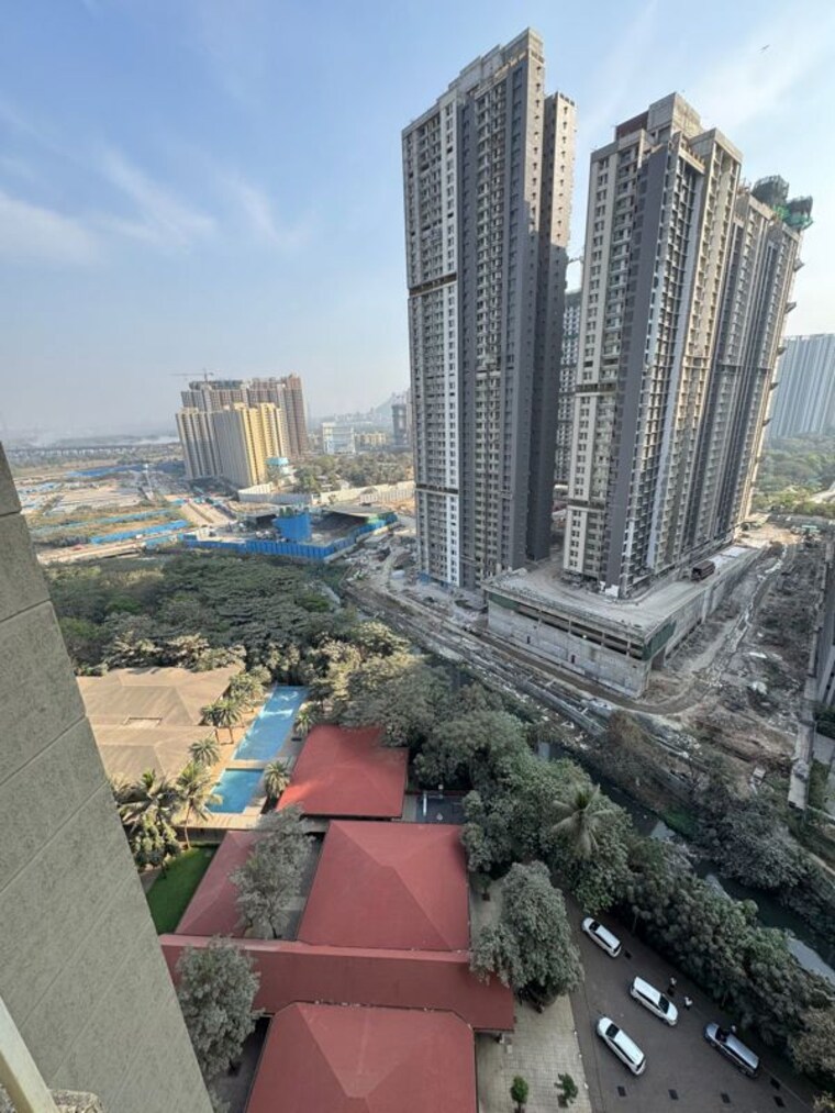 Exterior View, lodha-amara 1.5 Bedroom 585 Sq.Ft. Apartment In Kolshet Road Thane 9833510