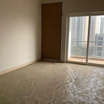 Room in 4 BHK Apartment at Spaze Privy AT4, Sector 84 – for Rent