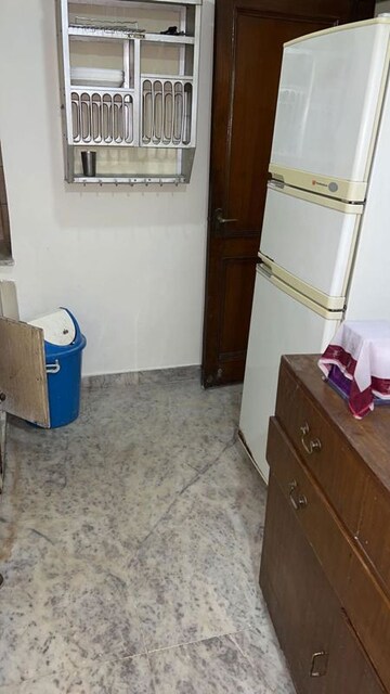 Room in 3.5 BHK Builder Floor at Panchsheel Park – for Sale