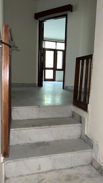 Room in 3.5 BHK Builder Floor at Panchsheel Park – for Sale
