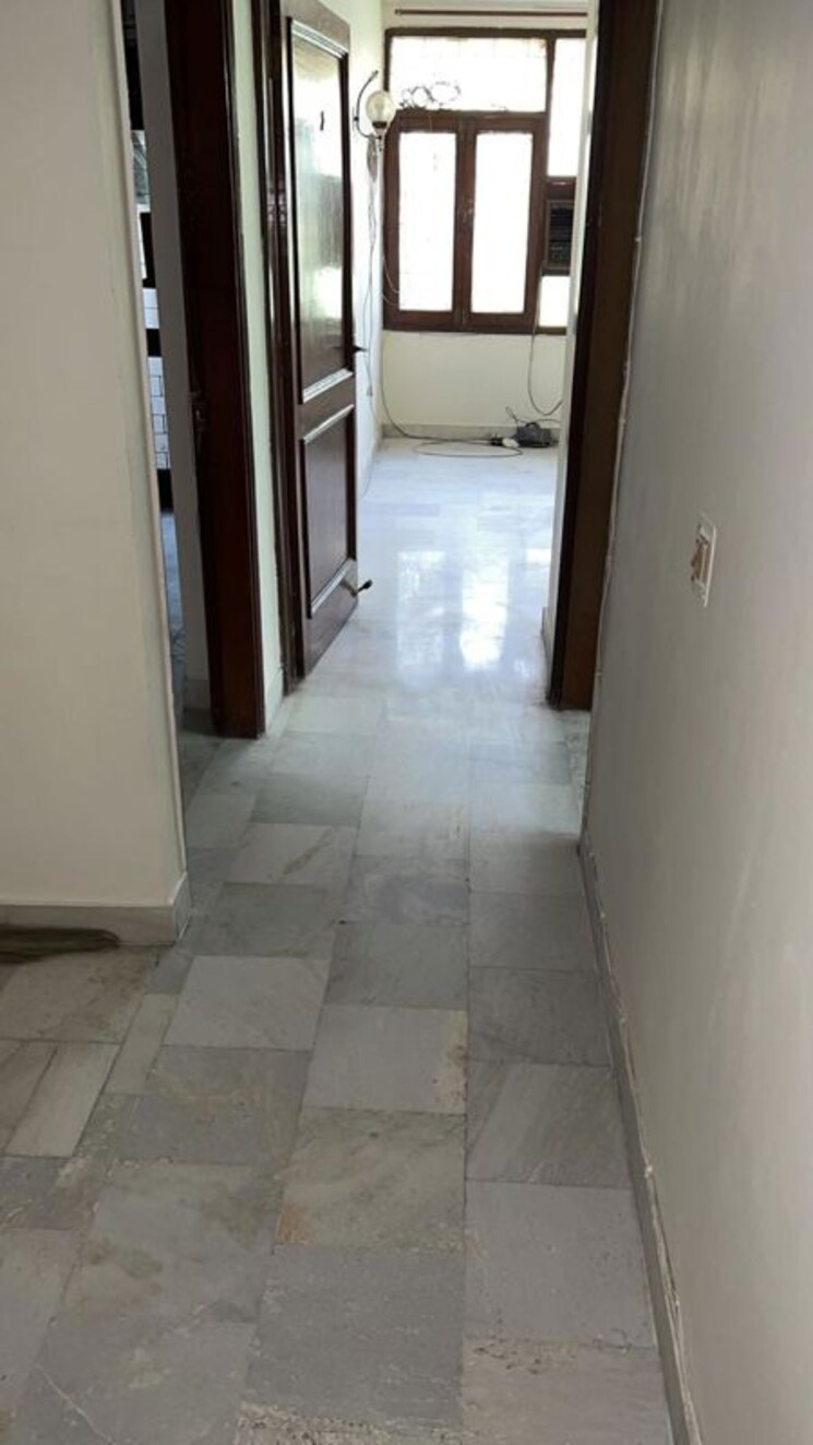 undefined, panchsheel park 3.5 Bedroom 1800 Sq.Ft. Builder Floor In Panchsheel Park Delhi 9826482