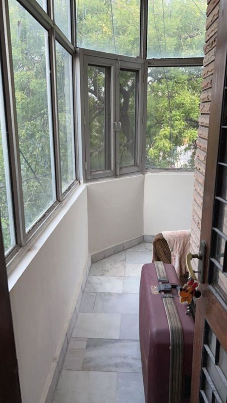 Balcony, panchsheel park 3.5 Bedroom 1800 Sq.Ft. Builder Floor In Panchsheel Park Delhi 9826482